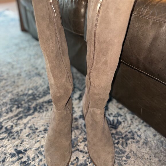Taupe/tan suede knee-high boots in excellent condition - Picture 2 of 5